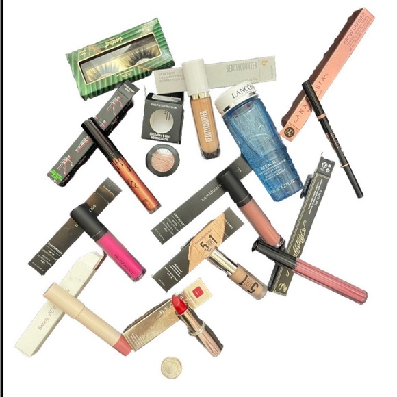 Makeup Bundle - Picture 6 of 9